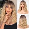 Blonde avec Racines Sombres